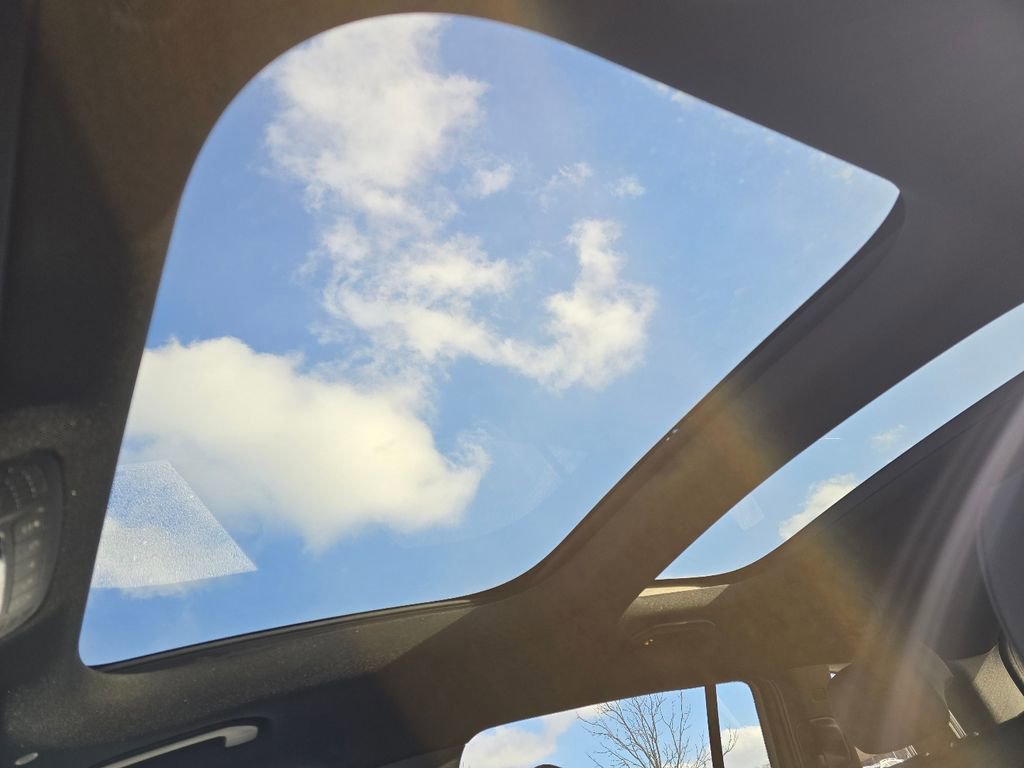 New 2026 Mercedes-Benz GLB 250 4MATIC image 3