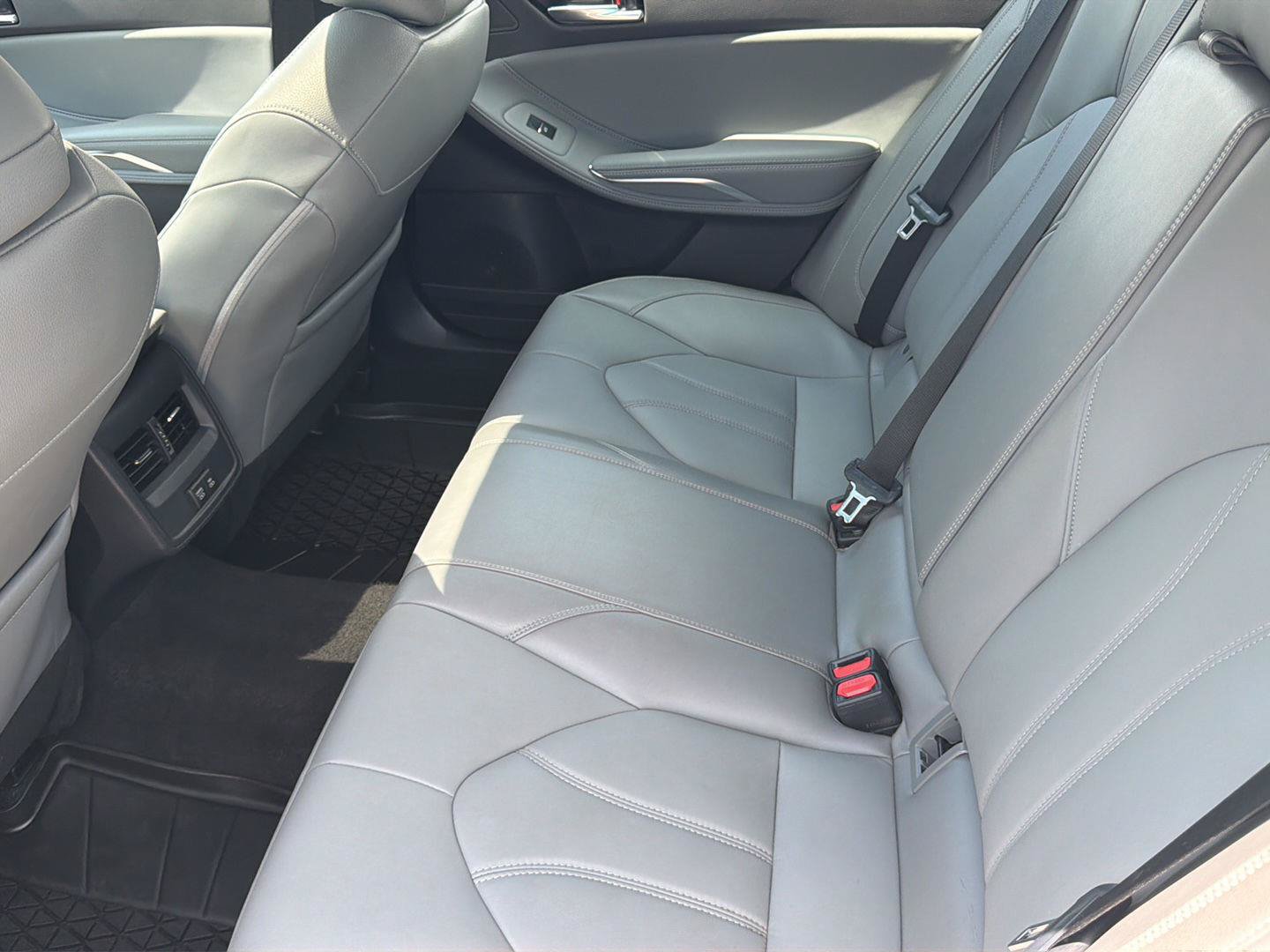 Used 2022 Toyota Avalon XLE w/ Moonroof Package FWD image 25