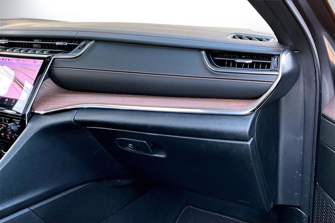 Certified 2025 Jeep Grand Cherokee Summit image 21