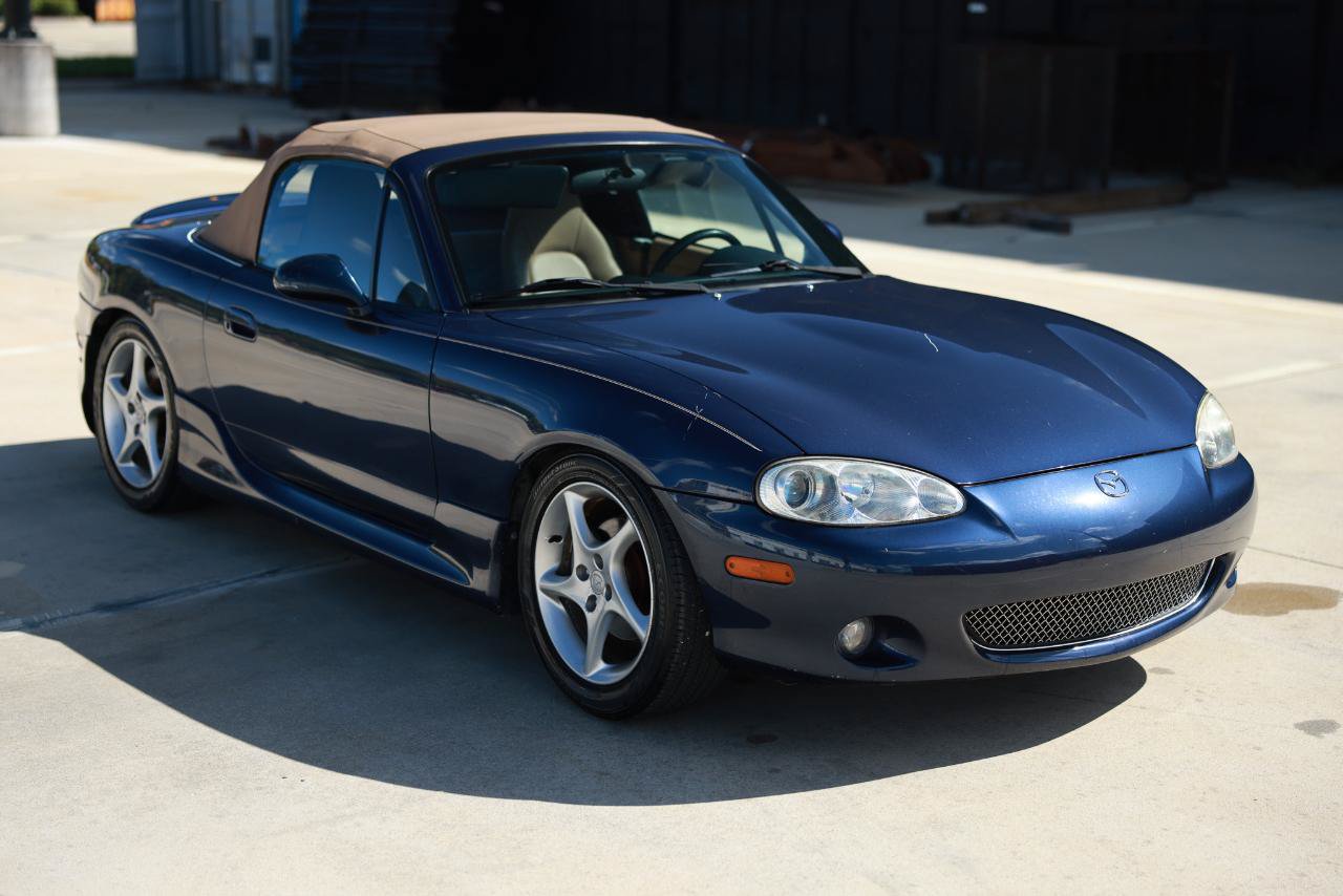 Used 2002 MAZDA MX-5 Miata RWD image 15