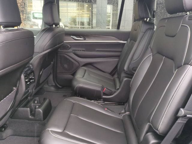 New 2026 Jeep Grand Cherokee L Limited AWD/4WD image 14