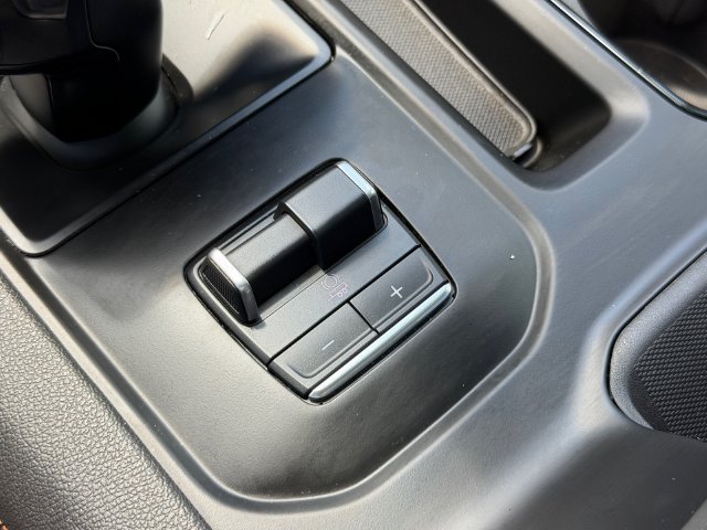 Used 2022 GMC Sierra 1500 AT4 w/ AT4 Premium Package AWD/4WD image 32