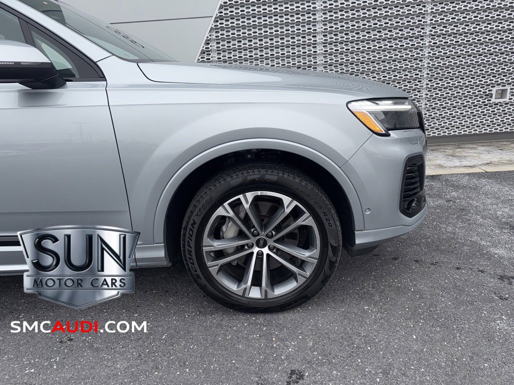 Used 2025 Audi Q7 2.0T Premium Plus w/ Premium Plus Package image 3