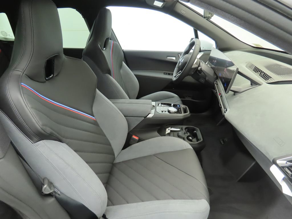 Used 2026 BMW iX xDrive45 w/ M Sport Package AWD/4WD image 21