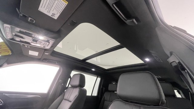 Used 2022 Chevrolet Suburban RST image 44