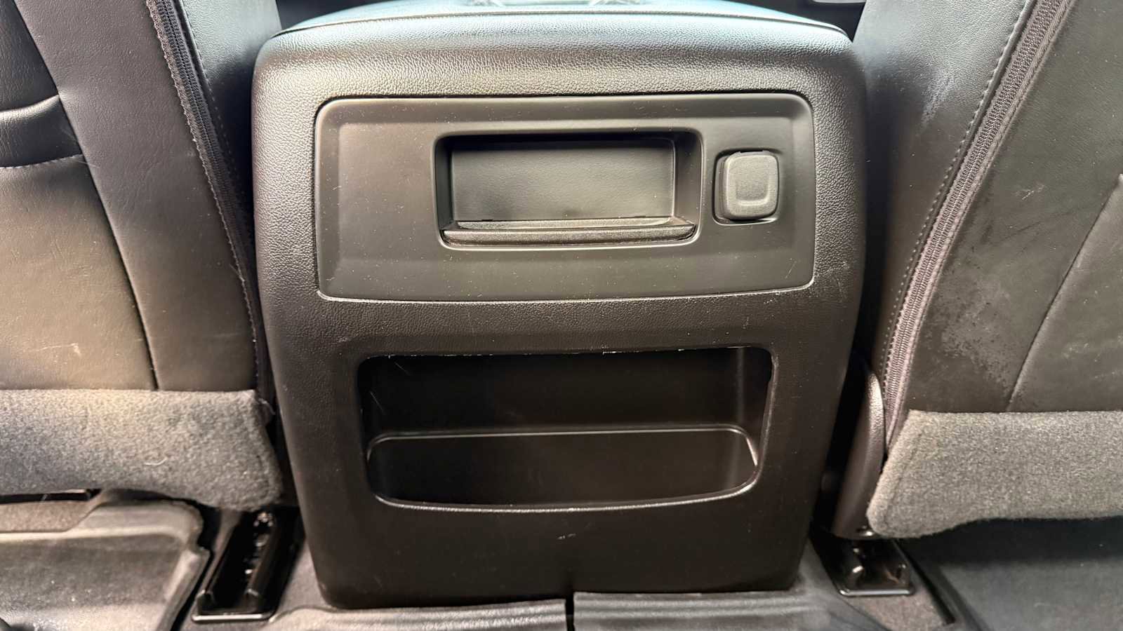 Used 2019 GMC Sierra 2500 Denali w/ Duramax Plus Package AWD/4WD image 9