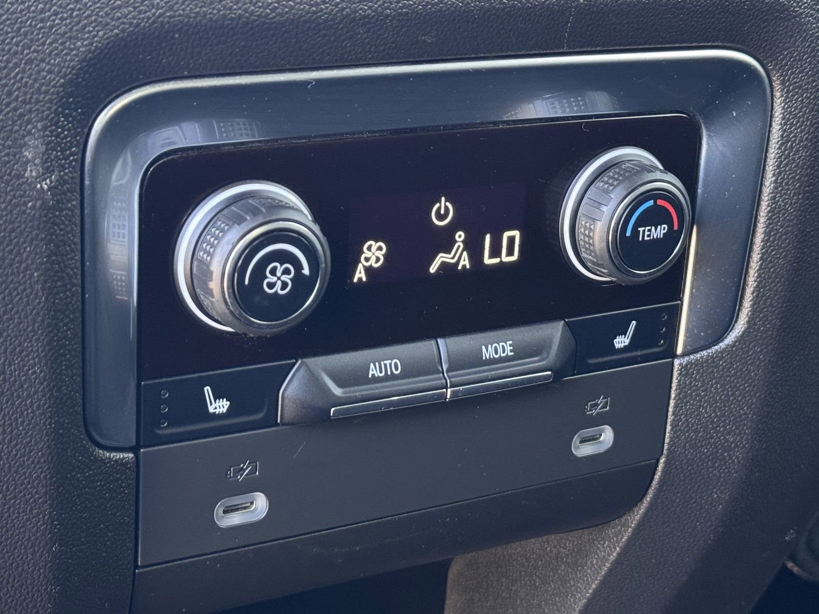 Used 2021 Chevrolet Tahoe Z71 w/ Luxury Package image 19