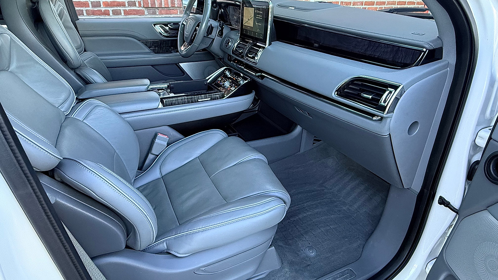 Used 2018 Lincoln Navigator L Reserve w/ Technology Package image 52