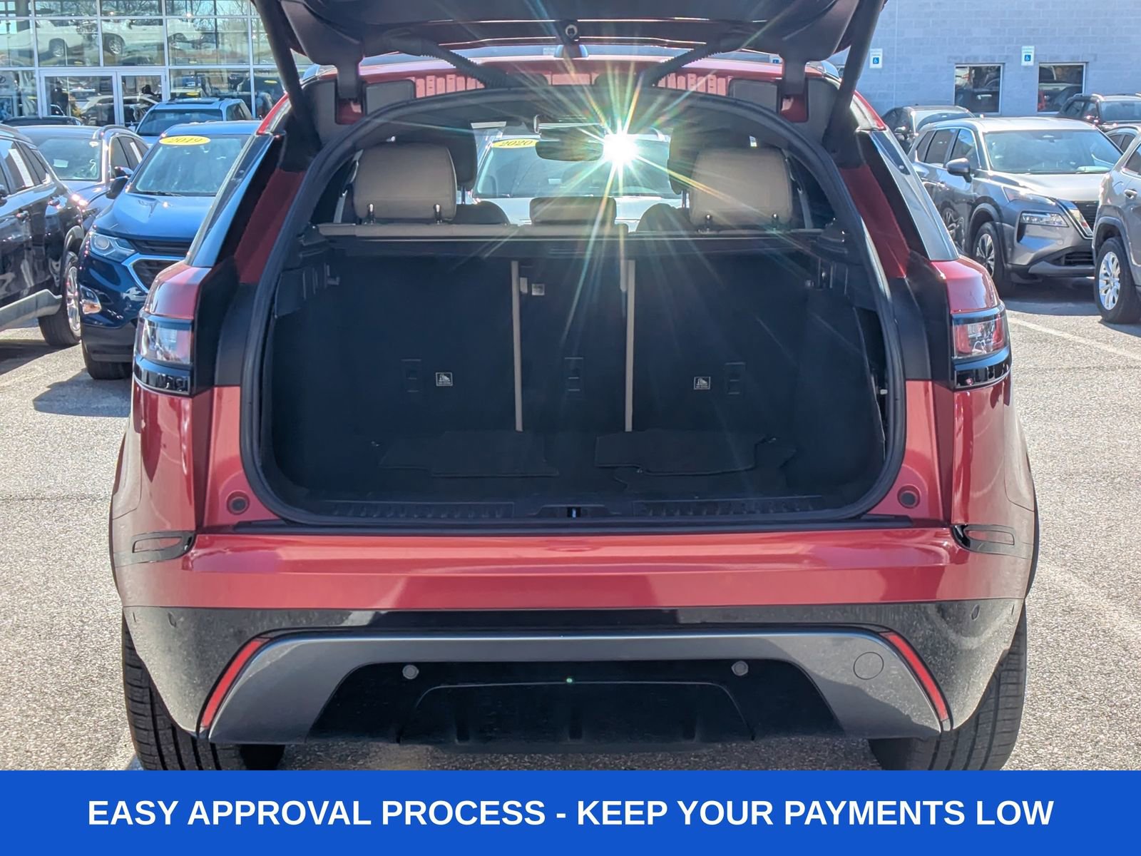 Used 2018 Land Rover Range Rover Velar R-Dynamic SE image 6