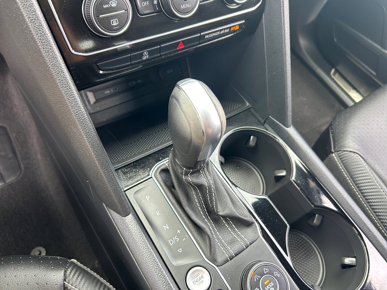 Certified 2022 Volkswagen Atlas Cross Sport SE AWD/4WD image 15