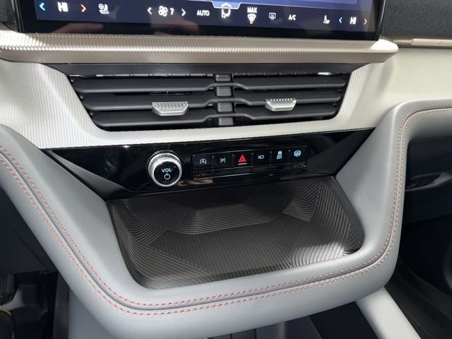 New 2026 Ford Explorer Active w/ Active Comfort Package image 24