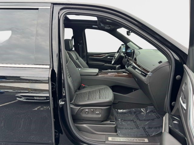 Certified 2022 Cadillac Escalade Premium Luxury Platinum AWD/4WD image 13