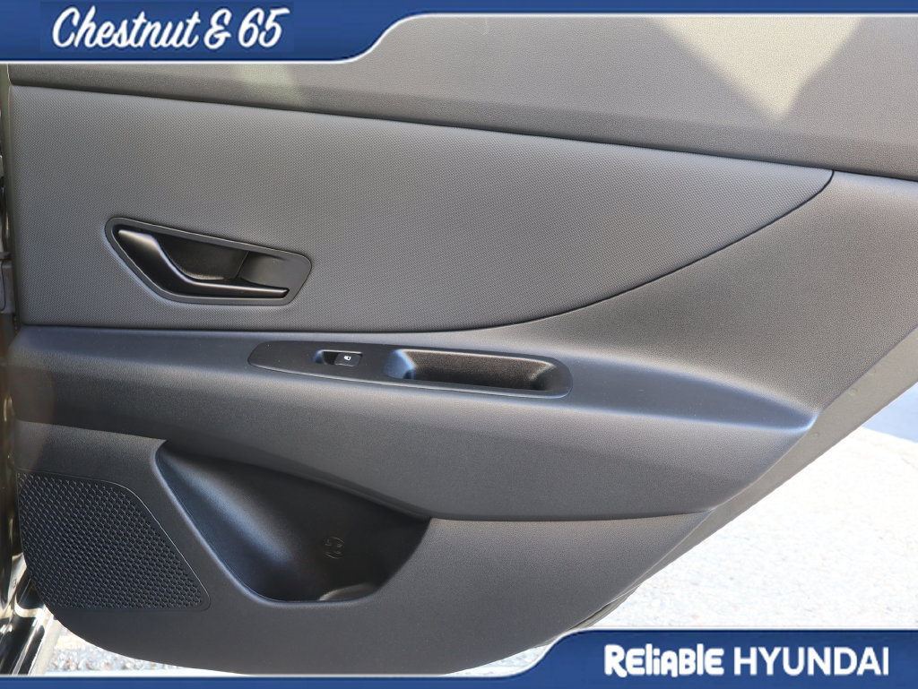 Certified 2025 Hyundai Elantra Sport FWD image 11