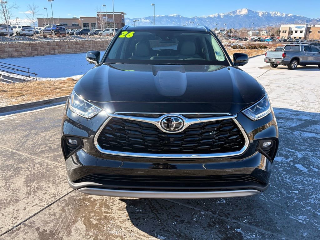 Used 2026 Toyota Highlander Platinum video 2