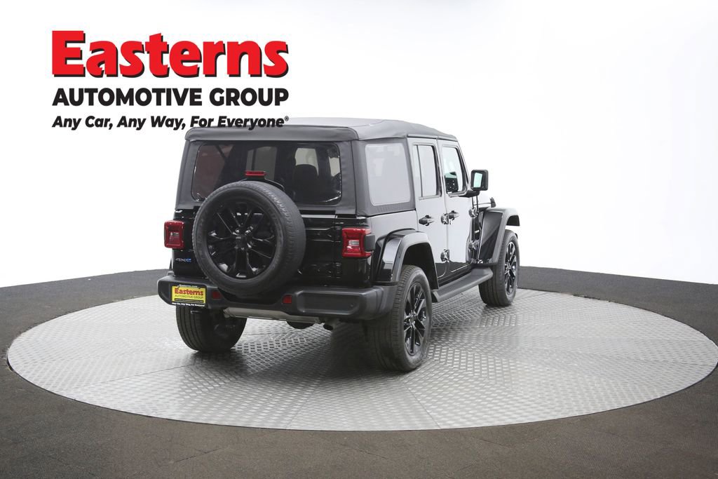 Used 2021 Jeep Wrangler Unlimited Sahara w/ Cold Weather Group AWD/4WD image 40