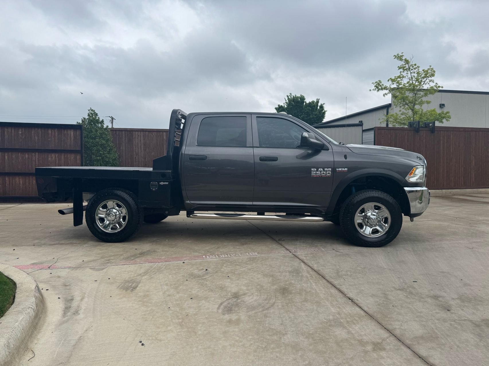 Used 2018 RAM 2500 Tradesman w/ Chrome Appearance Group AWD/4WD image 2