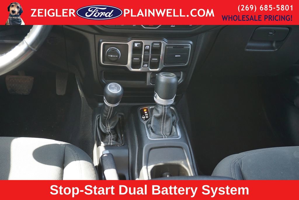 Used 2021 Jeep Wrangler Unlimited Sahara w/ Dual Top Group AWD/4WD image 15