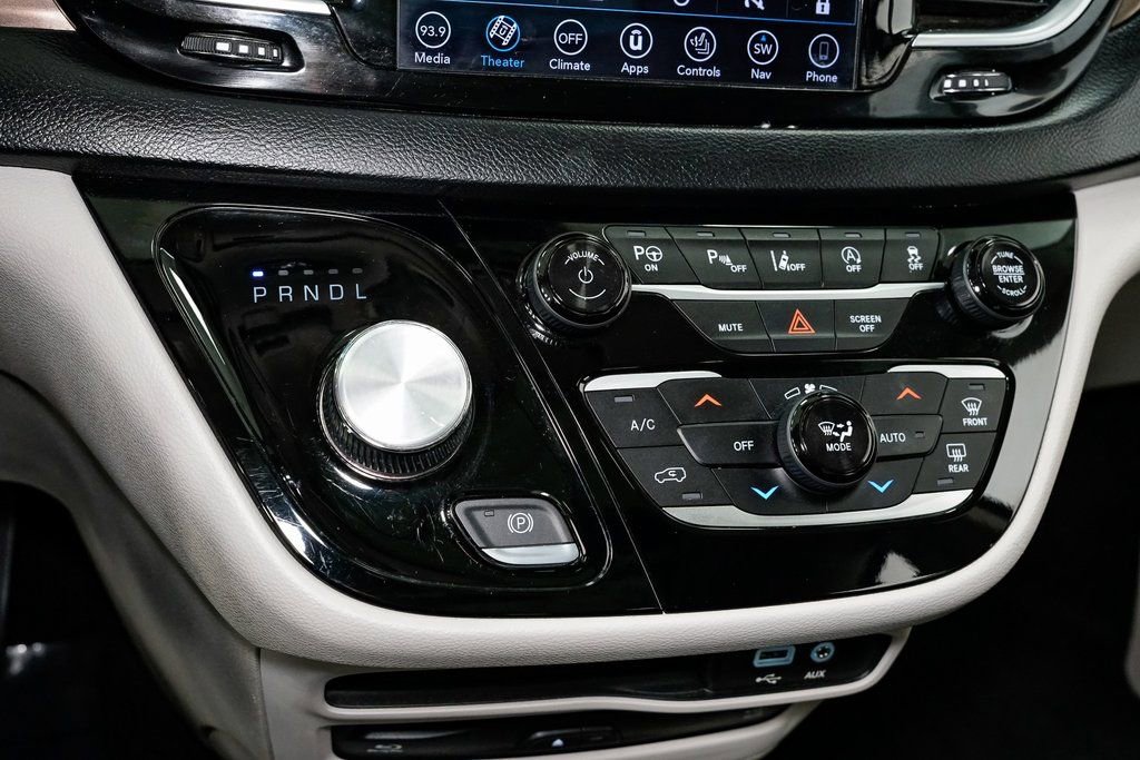Used 2019 Chrysler Pacifica Touring-L Plus w/ Advanced Safetytec Group image 21