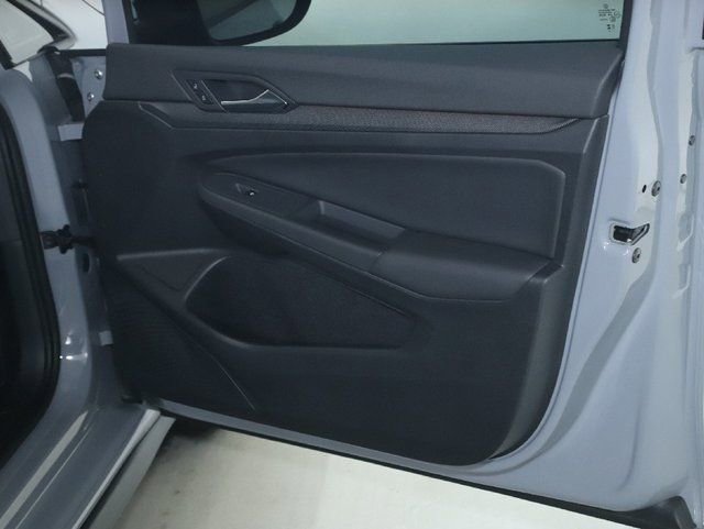 Used 2025 Volkswagen GTI Autobahn image 33