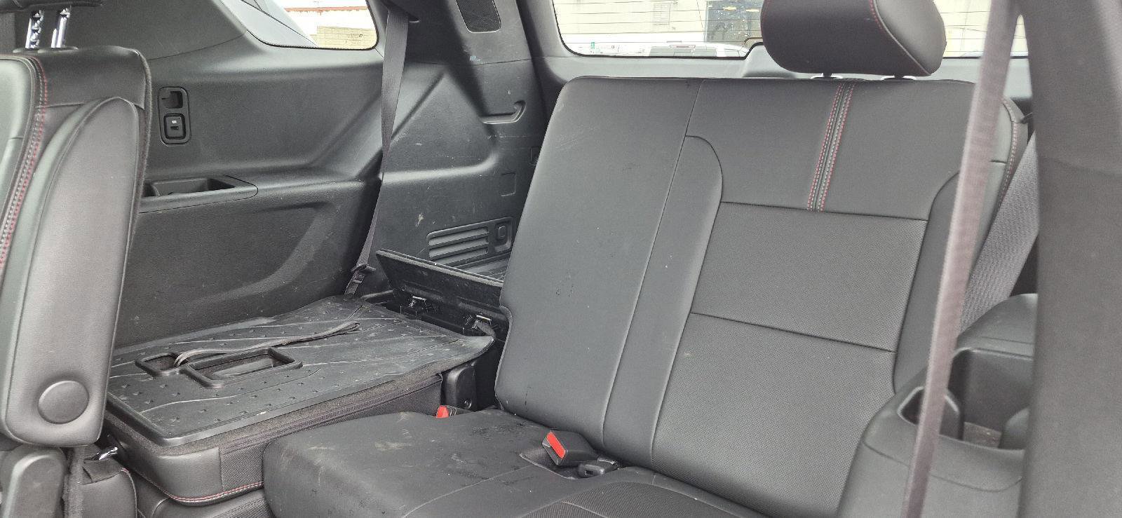 Used 2022 Chevrolet Traverse RS image 8