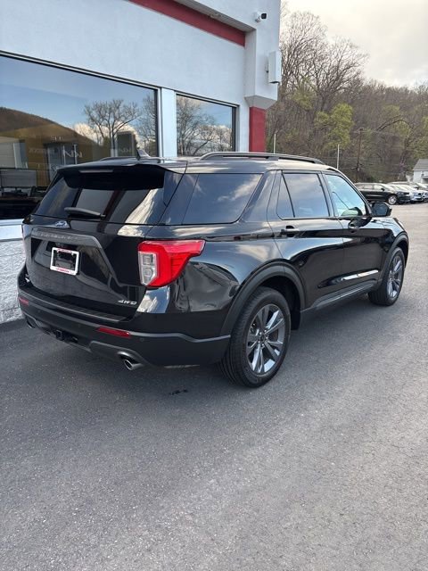 Used 2023 Ford Explorer XLT w/ Equipment Group 202A AWD/4WD image 11