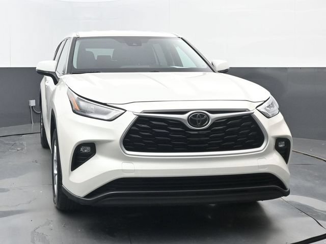 Used 2020 Toyota Highlander LE FWD image 21