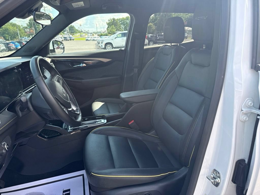 Used 2024 Chevrolet TrailBlazer ACTIV w/ Driver Confidence Package FWD image 17