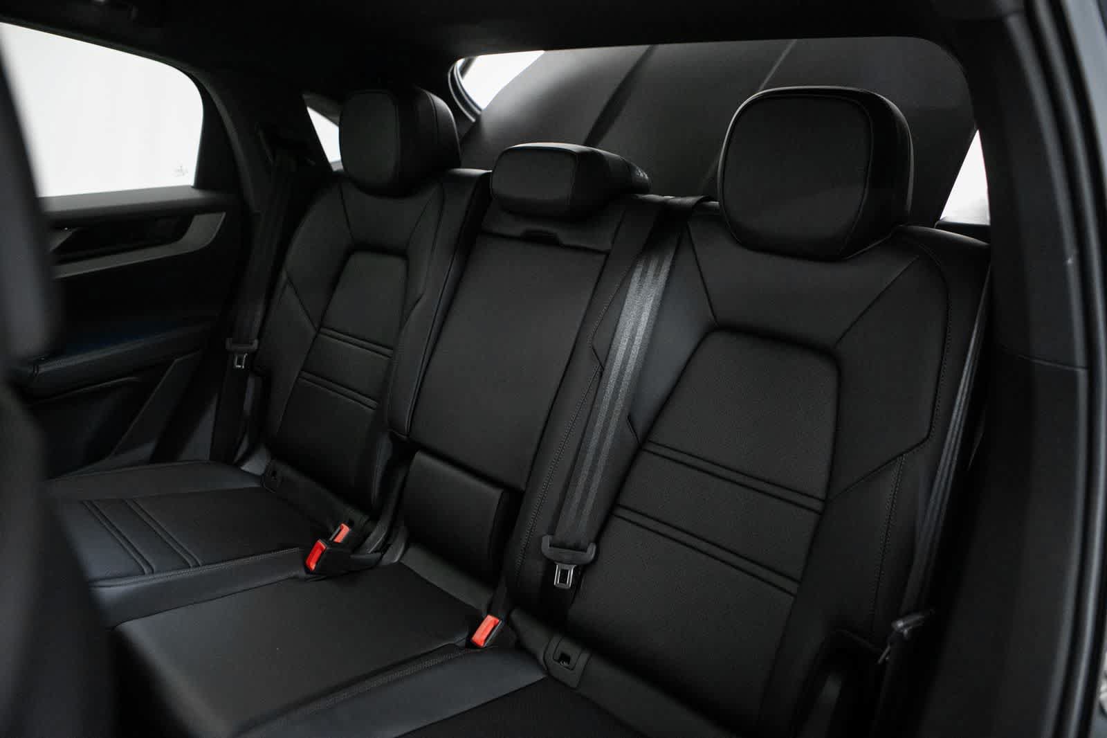 New 2026 Porsche Cayenne Coupe AWD/4WD image 37