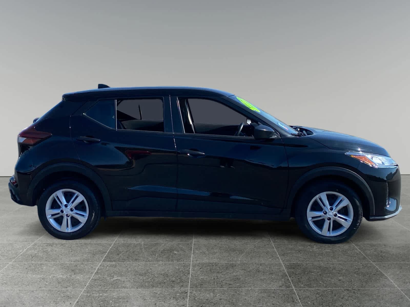 Used 2024 Nissan Kicks S image 6