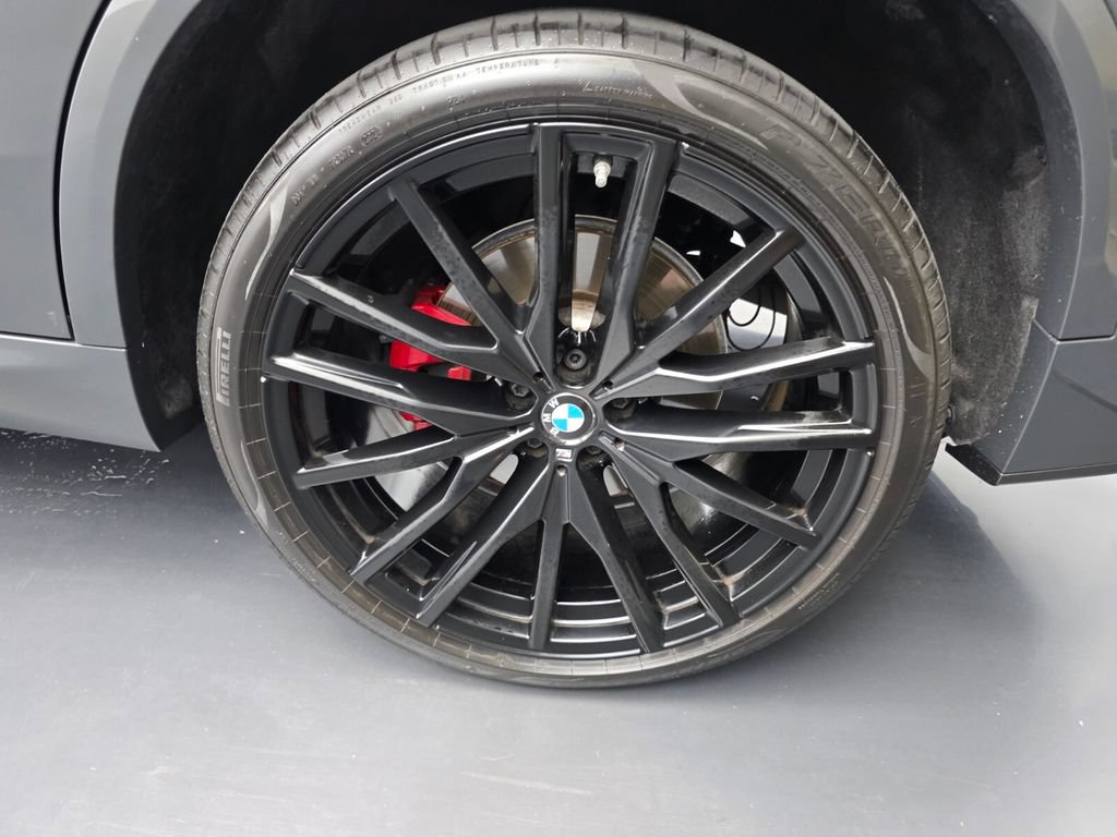 Certified 2025 BMW X5 sDrive40i w/ Executive Package RWD image 17