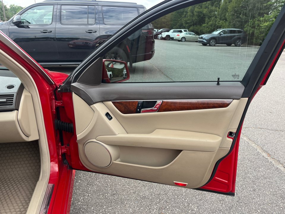 Used 2011 Mercedes-Benz C 350 Sport image 31