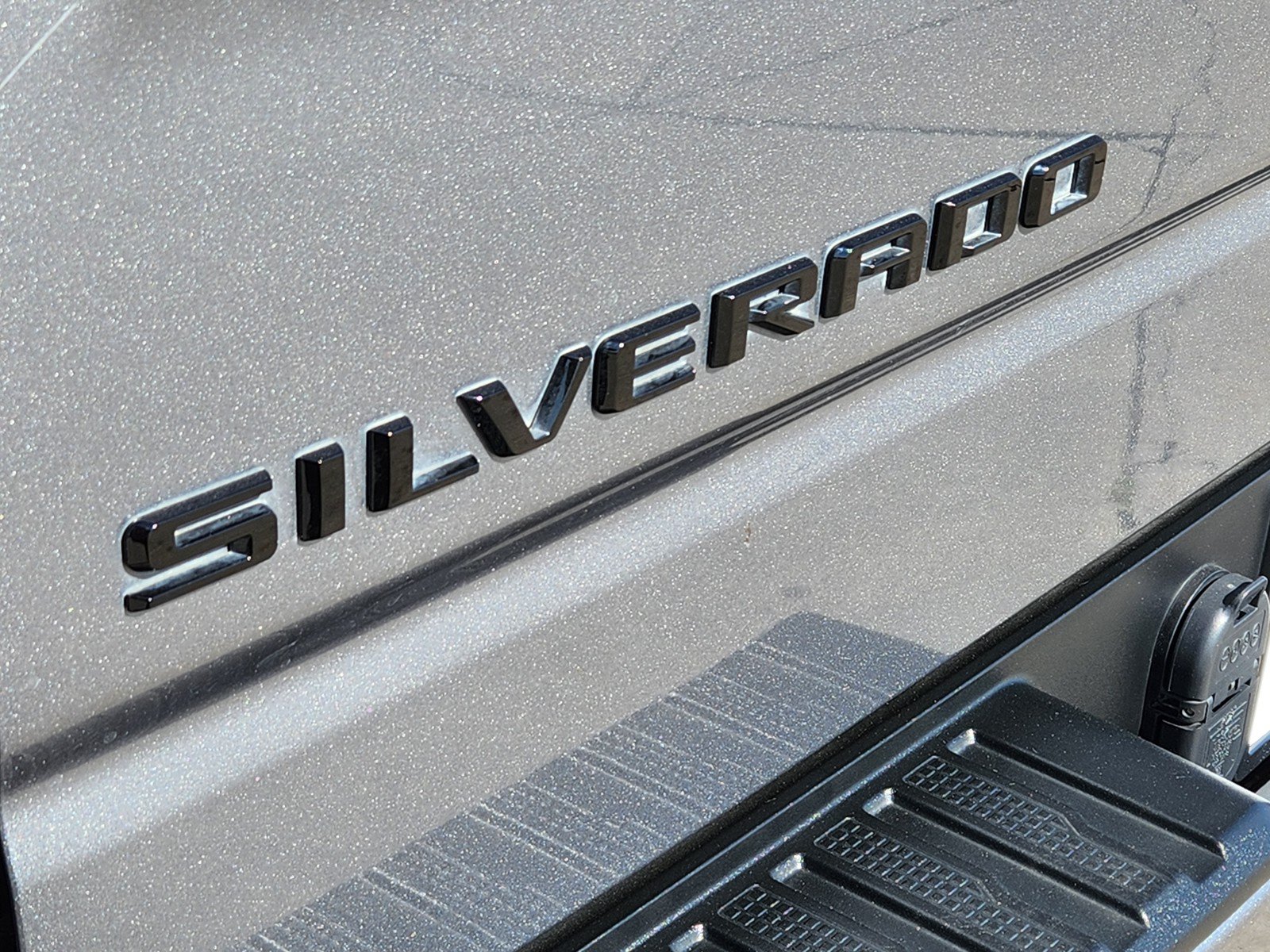 Used 2022 Chevrolet Silverado 1500 Custom w/ LPO, Dark Essentials Package RWD image 27