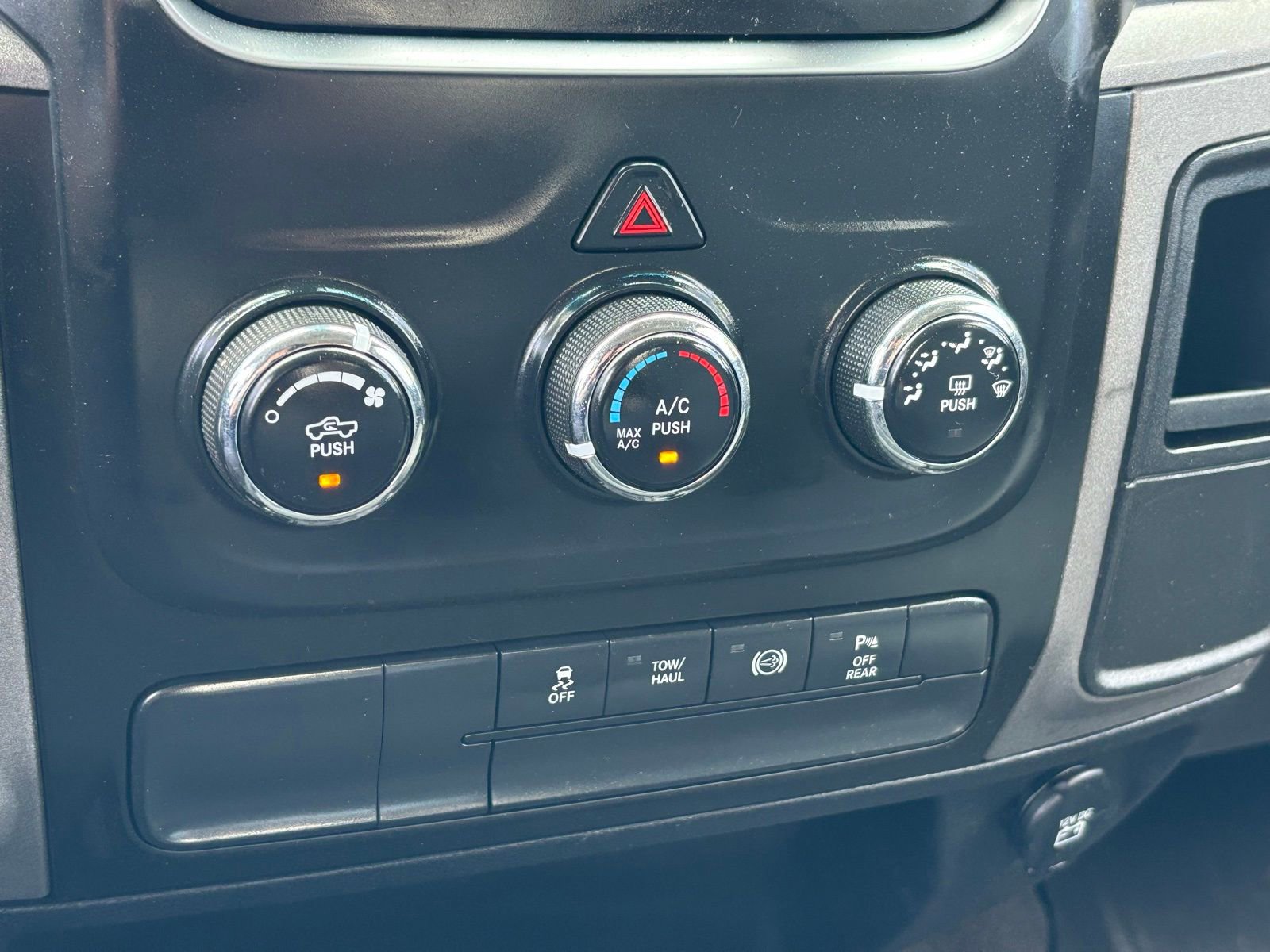 Used 2016 RAM 3500 Tradesman w/ Chrome Appearance Group AWD/4WD image 26