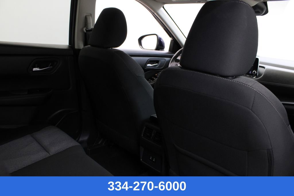 Certified 2025 Nissan Rogue SV image 18