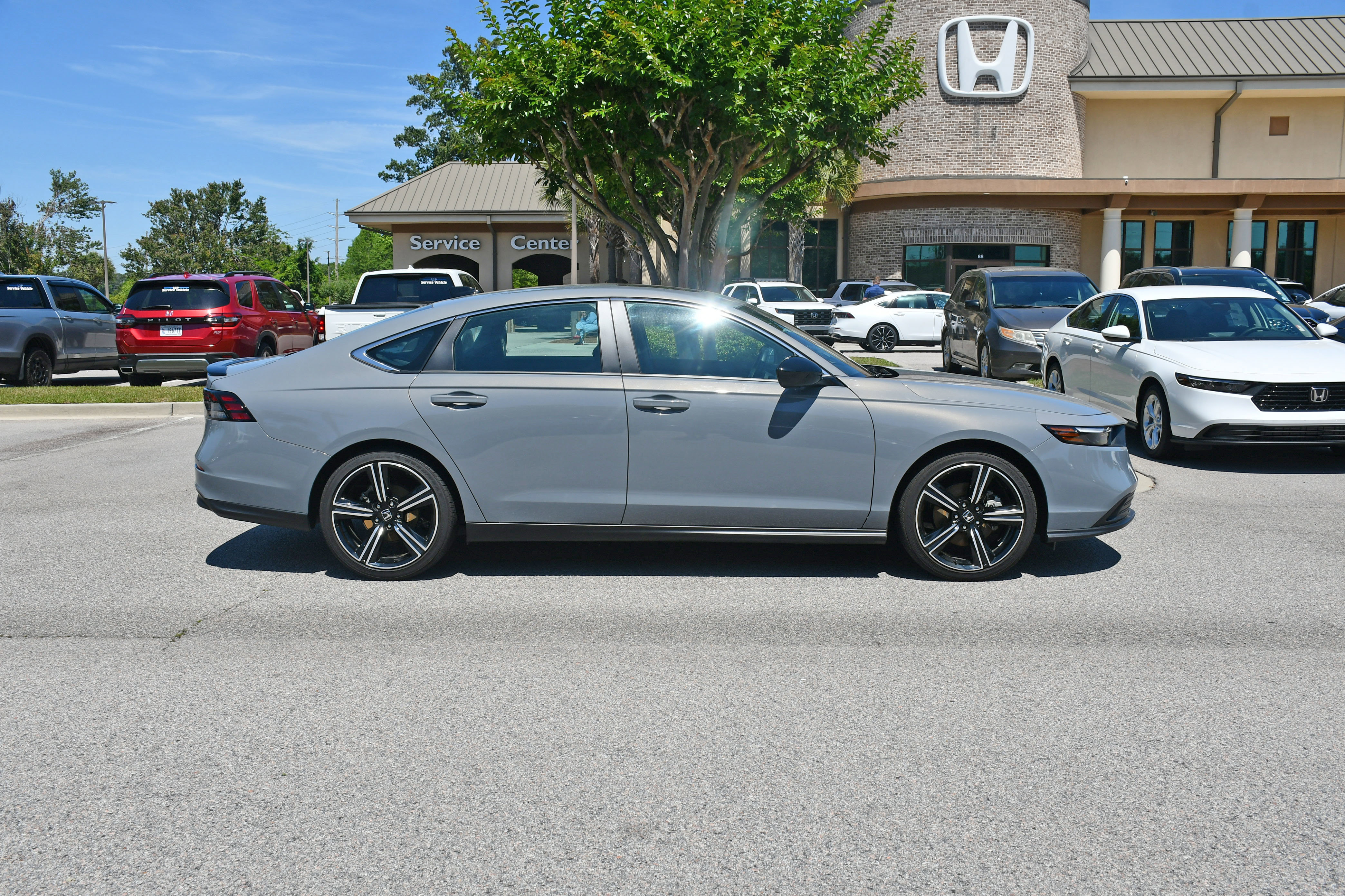 Used 2025 Honda Accord Sport image 5