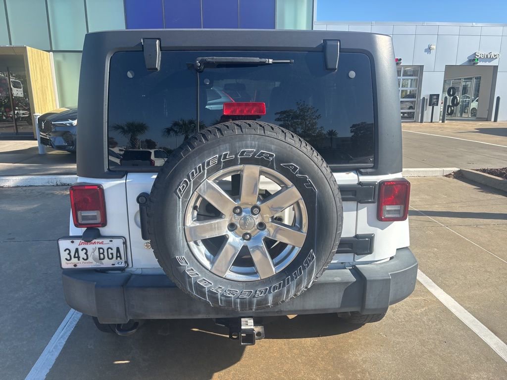 Used 2018 Jeep Wrangler Unlimited Sahara w/ Connectivity Group image 3