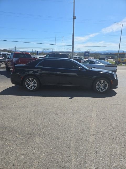 Used 2021 Chrysler 300 Touring L w/ Popular Equipment Group image 9