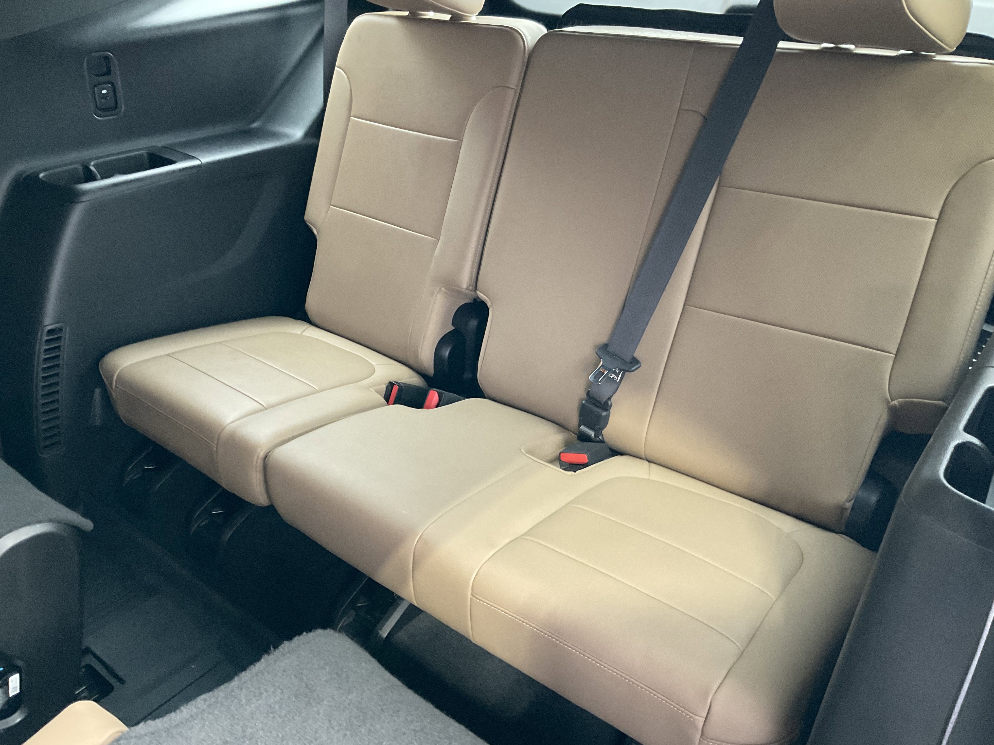 Used 2023 Chevrolet Traverse Premier image 47