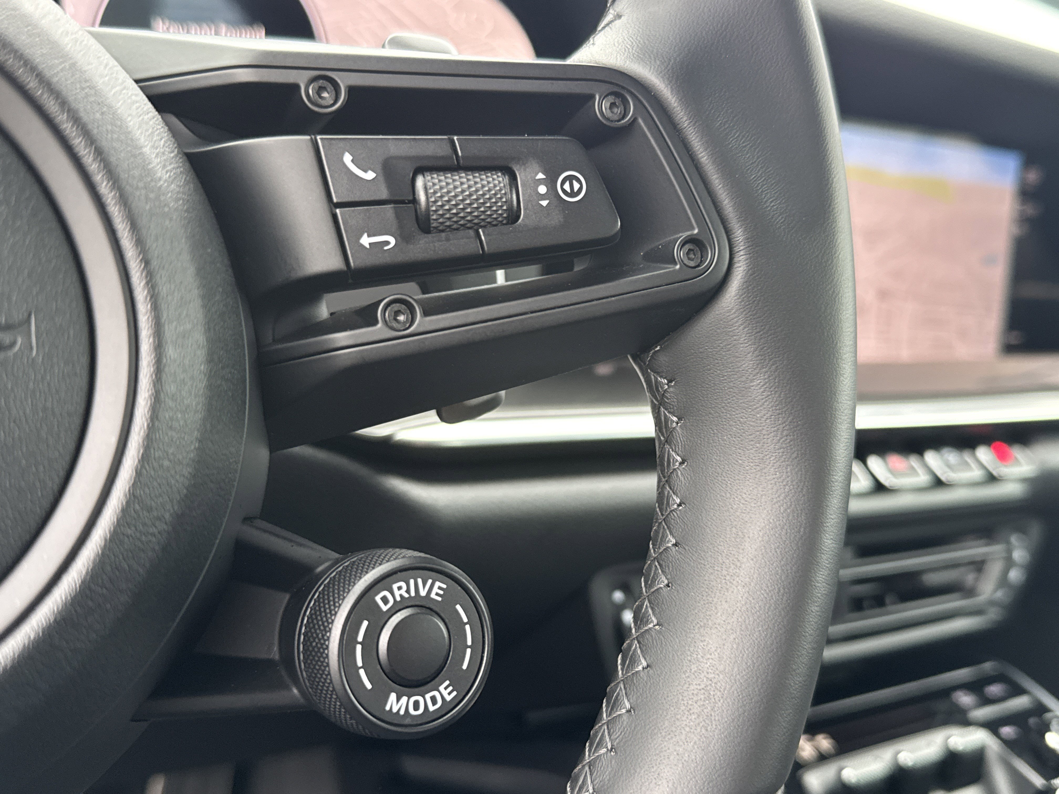 Used 2024 Porsche 911 Carrera w/ Premium Package image 20