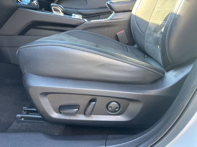 Used 2023 Mitsubishi Outlander SE image 19