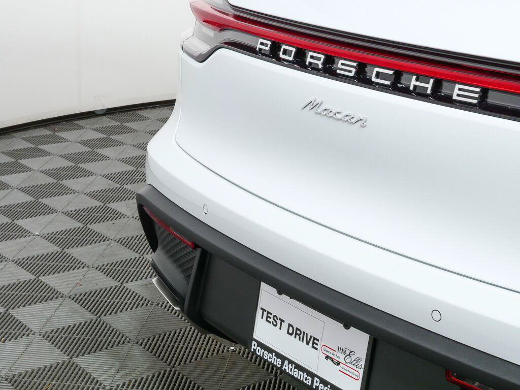 Certified 2026 Porsche Macan Turbo AWD/4WD image 36