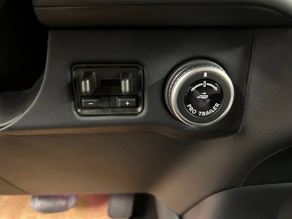 Used 2026 Lincoln Navigator Premiere AWD/4WD image 17