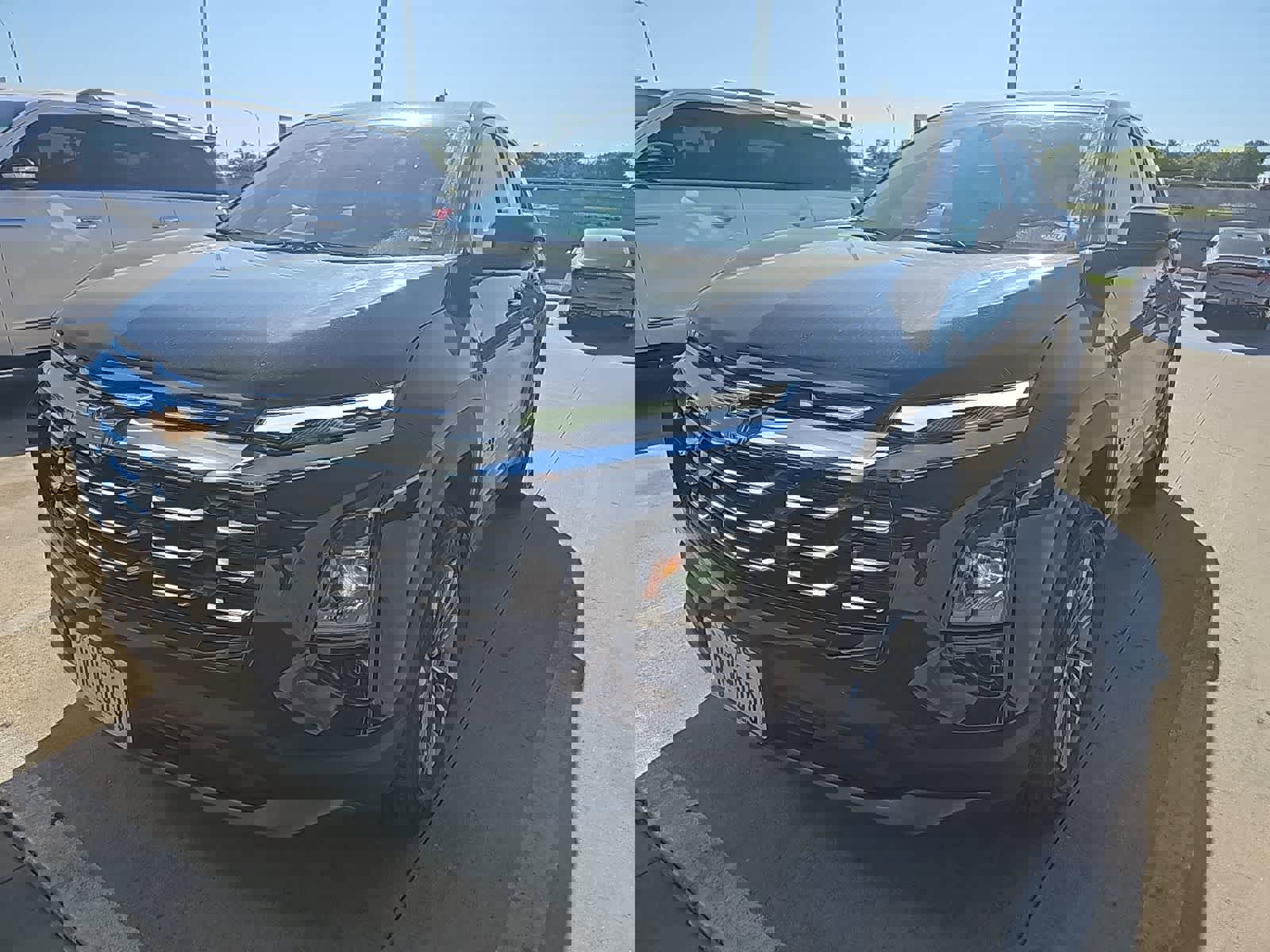 Used 2025 Chevrolet Equinox LT w/ Safety and Technology Package image 1