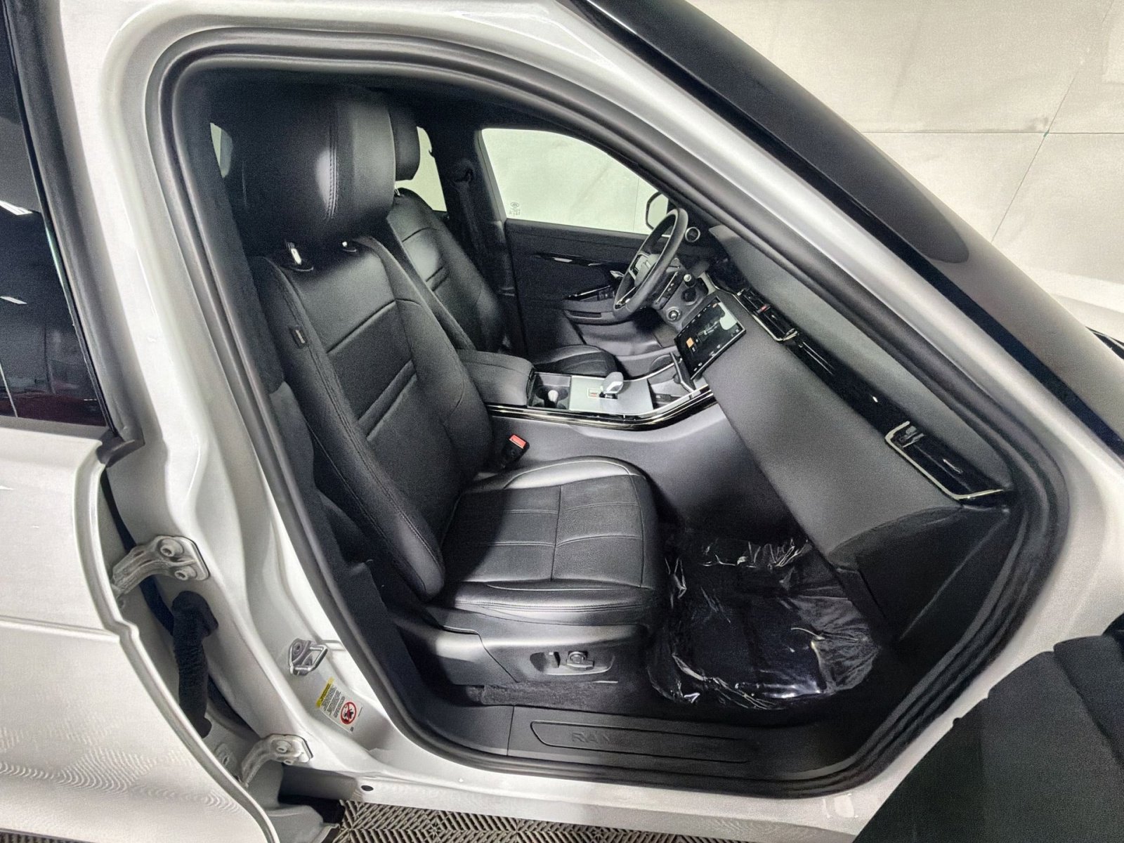 Used 2024 Land Rover Range Rover Evoque S image 27