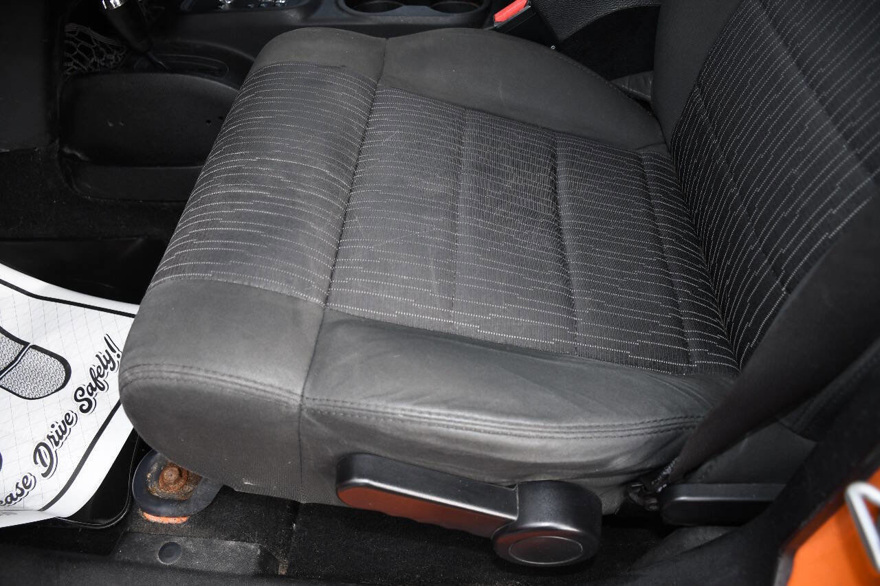 Used 2012 Jeep Wrangler Unlimited Sport image 13