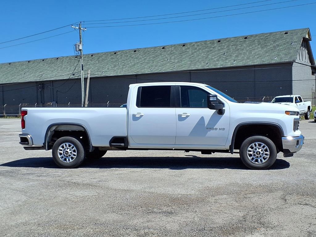 Used 2024 Chevrolet Silverado 2500 LT image 8