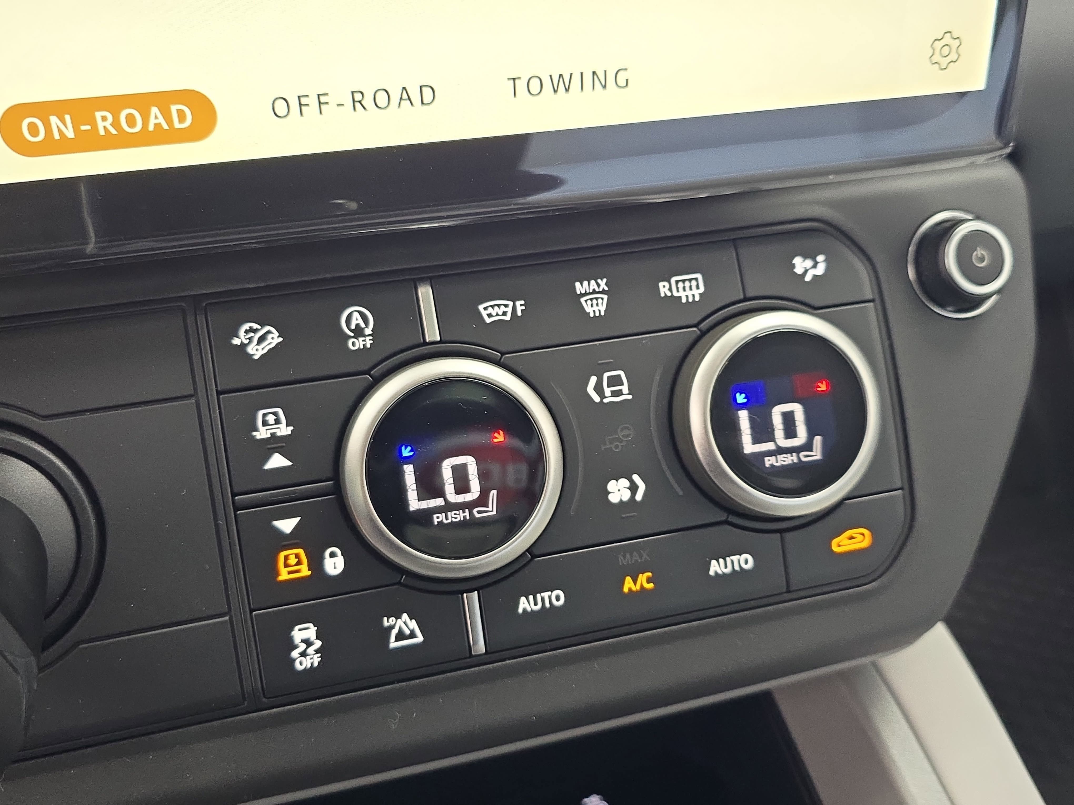New 2026 Land Rover Defender 110 V8 AWD/4WD image 23