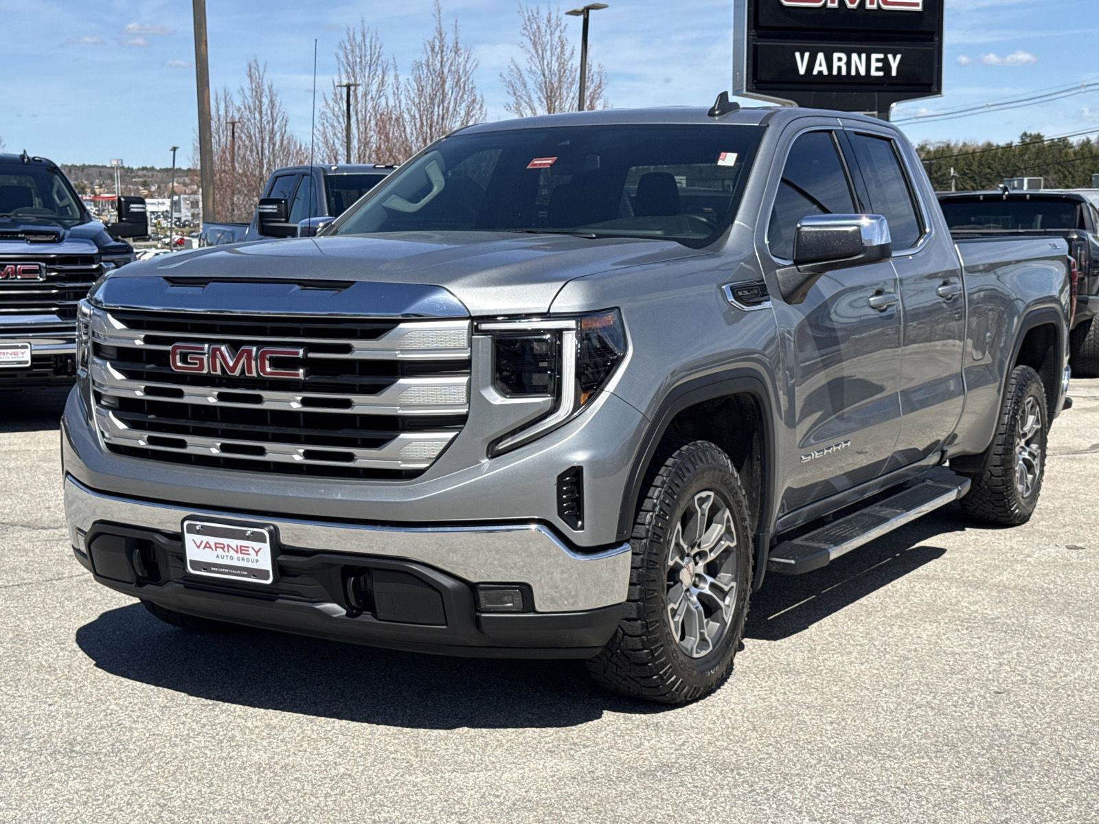 Used 2023 GMC Sierra 1500 SLE w/ X31 Off-Road Package AWD/4WD image 1