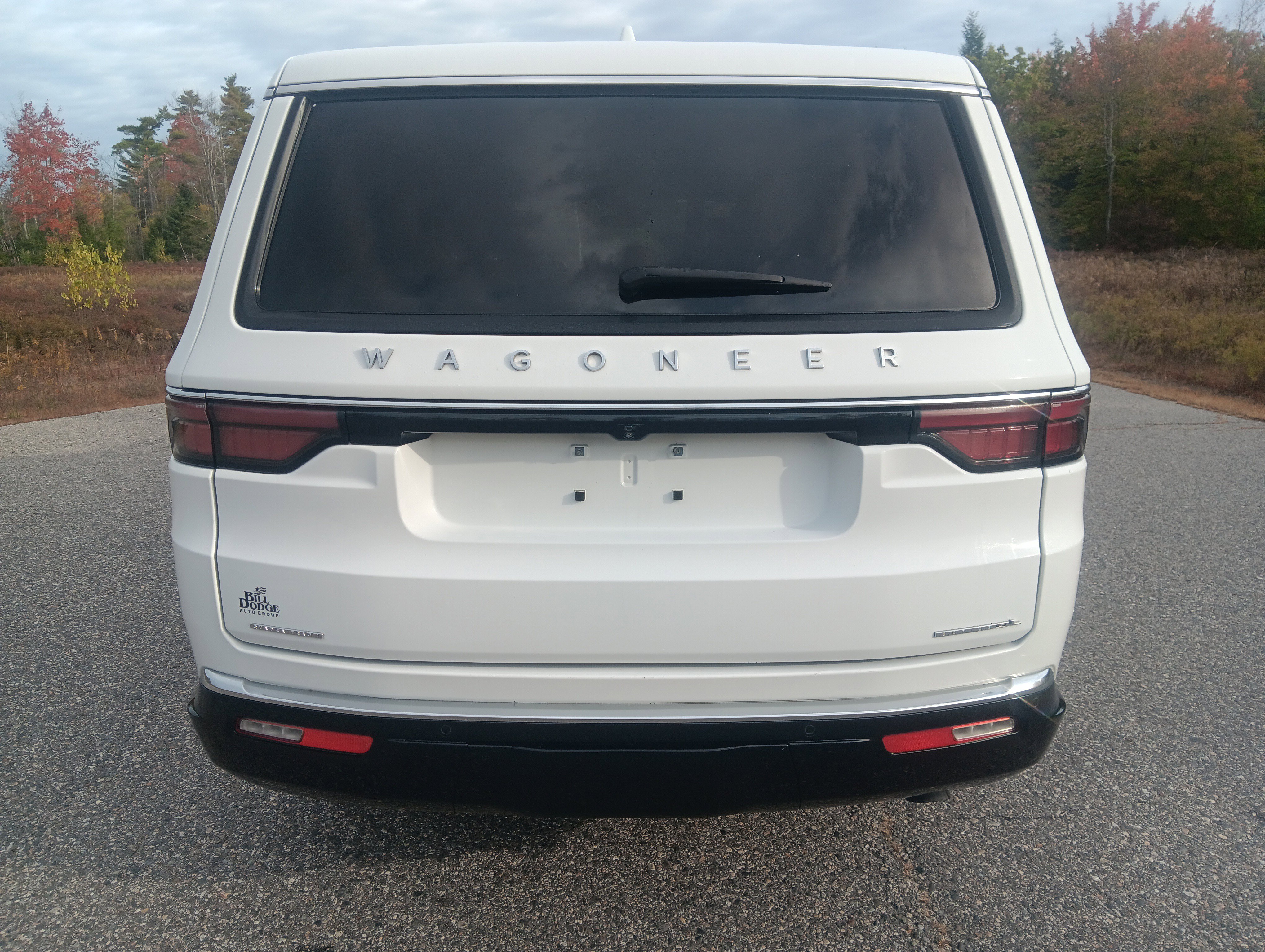 Used 2023 Jeep Wagoneer L Series II image 6