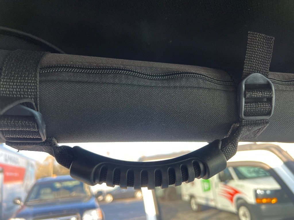 Used 2017 Jeep Wrangler Unlimited Sahara w/ Connectivity Group image 32